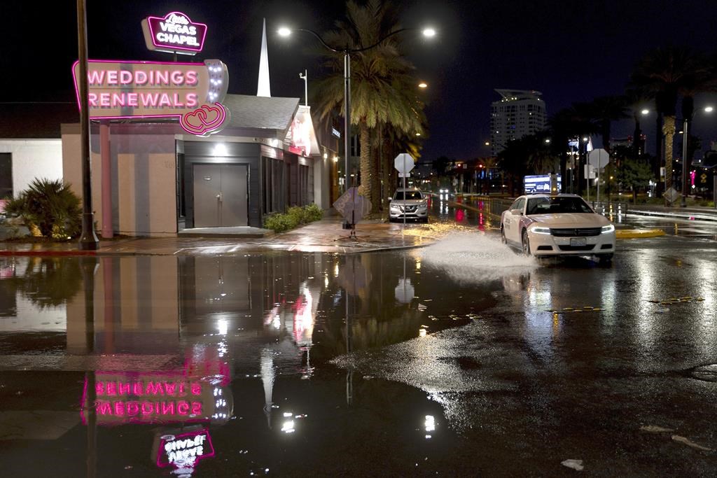 Floods fill tunnels leading to Detroit airport, force water rescues in