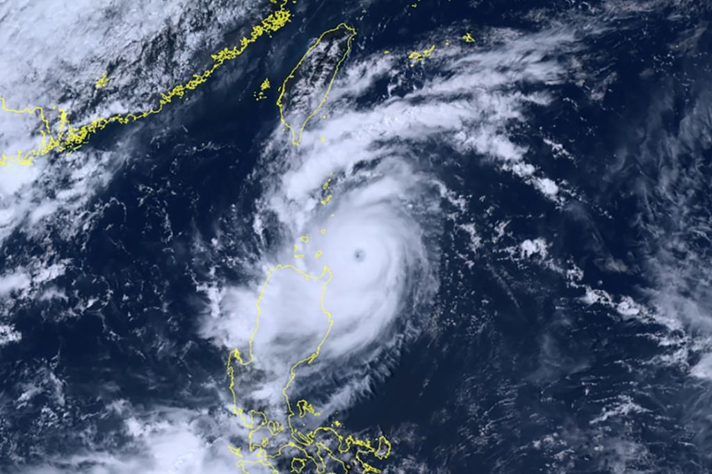 Typhoon Saola to bring heavy rain and strong winds to southern Taiwan on its way to China's coast