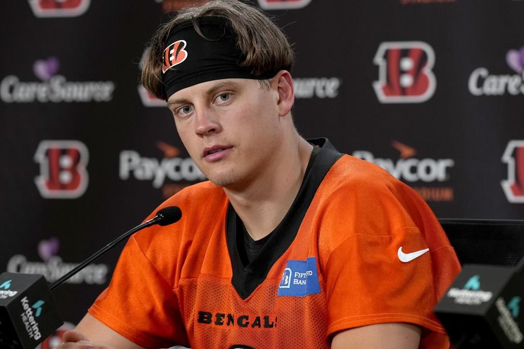 Bengals QB Joe Burrow becomes NFL's highest-paid player with $275 million deal, AP source says