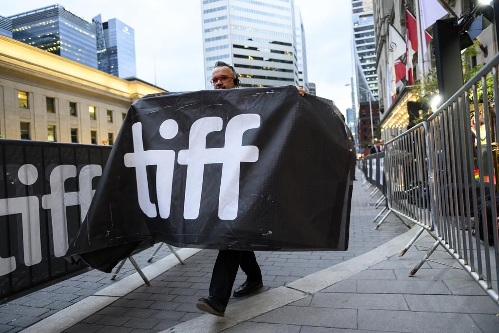 Weekend events include TIFF, Jurassic World Live, Mama Duck