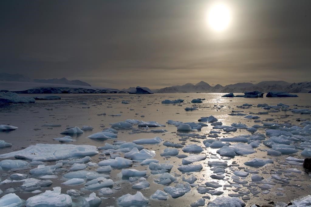 Incluso con una reducción de las emisiones de carbono, una parte clave de la Antártida está condenada a un lento colapso, dice el estudio