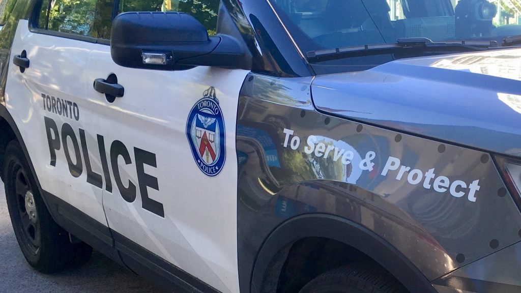 多伦多学校停车场殴打案件，警方寻找3名嫌疑人