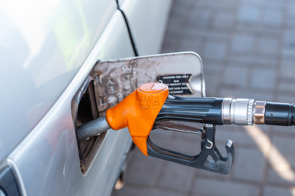 周日开始，多伦多大都会地区的汽油价格将会下降，并保持到中周。