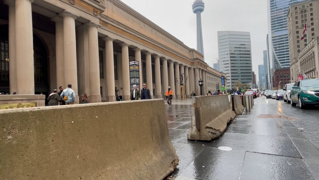 City of Toronto set to begin sidewalk, security upgrades outside Union Station