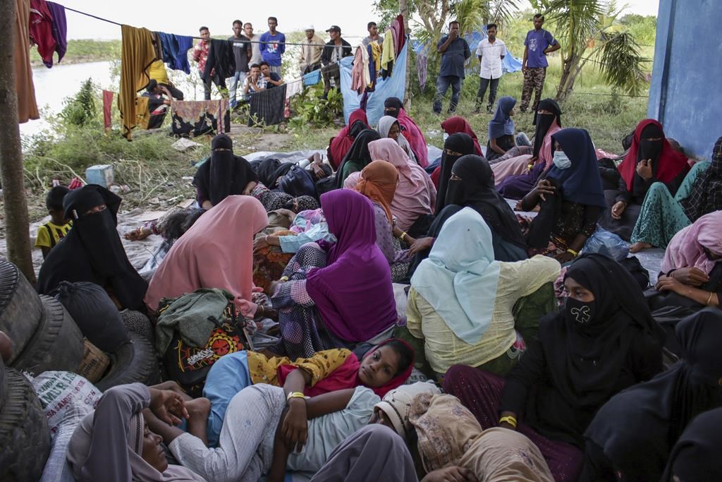 Nearly 1,000 Rohingya Refugees Arrive By Boat In Indonesia’s Aceh ...