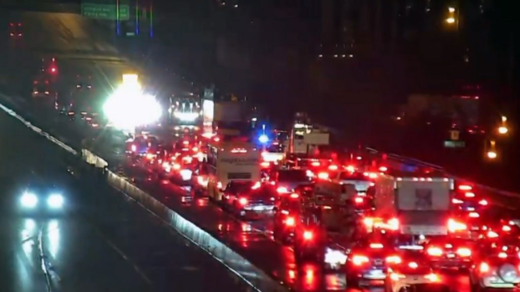 Crash that closed Gardiner Expressway for many hours Saturday likely due to street racing: police