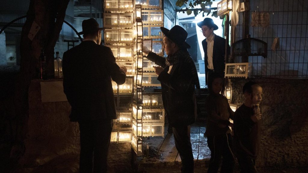 Jewish Canadians to celebrate Hanukkah publicly, even as antisemitism rises