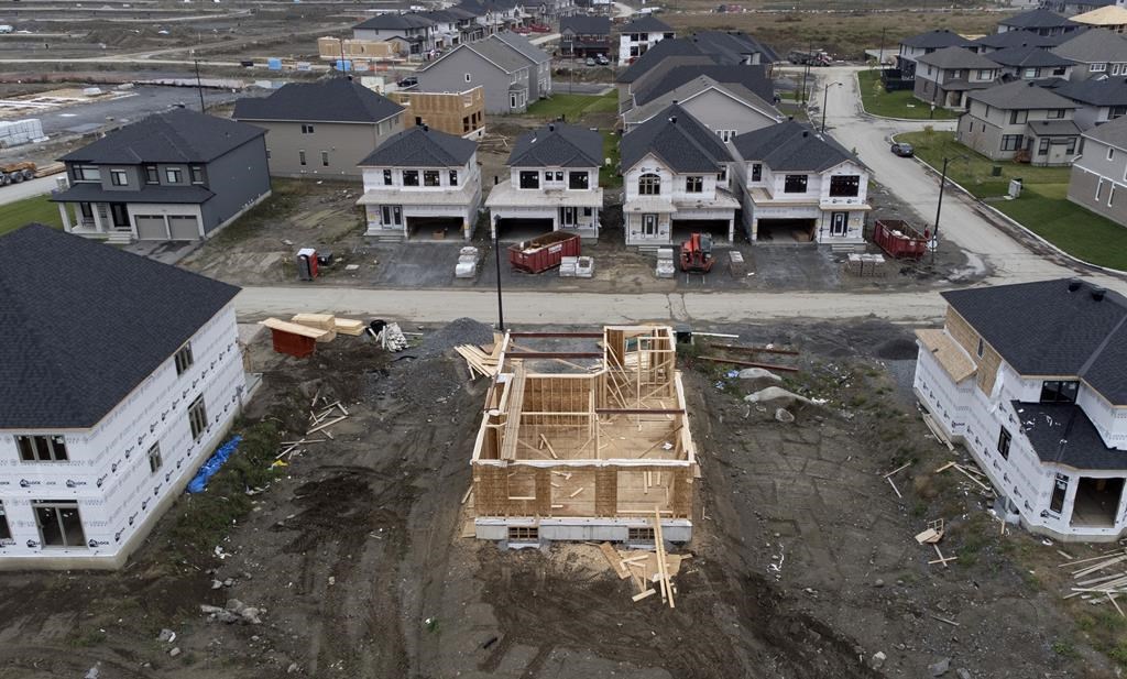 加拿大住房和抵押贷款保险公司表示，加拿大11月份的住房开工年度速度下降了22%