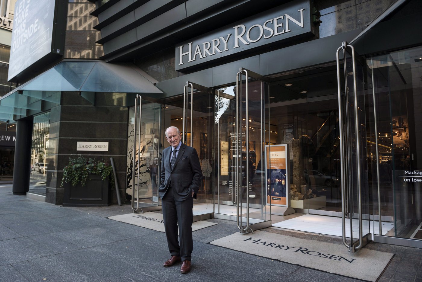 加拿大男装连锁店创始人哈里·罗森去世，享年92岁
