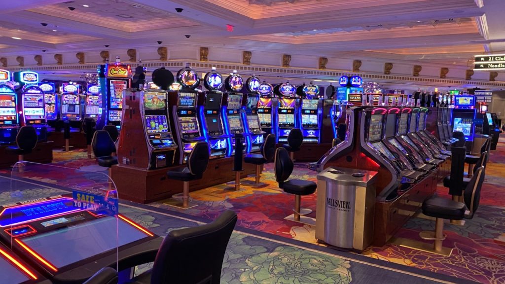 Slot machines at Niagara's Fallsview Casino