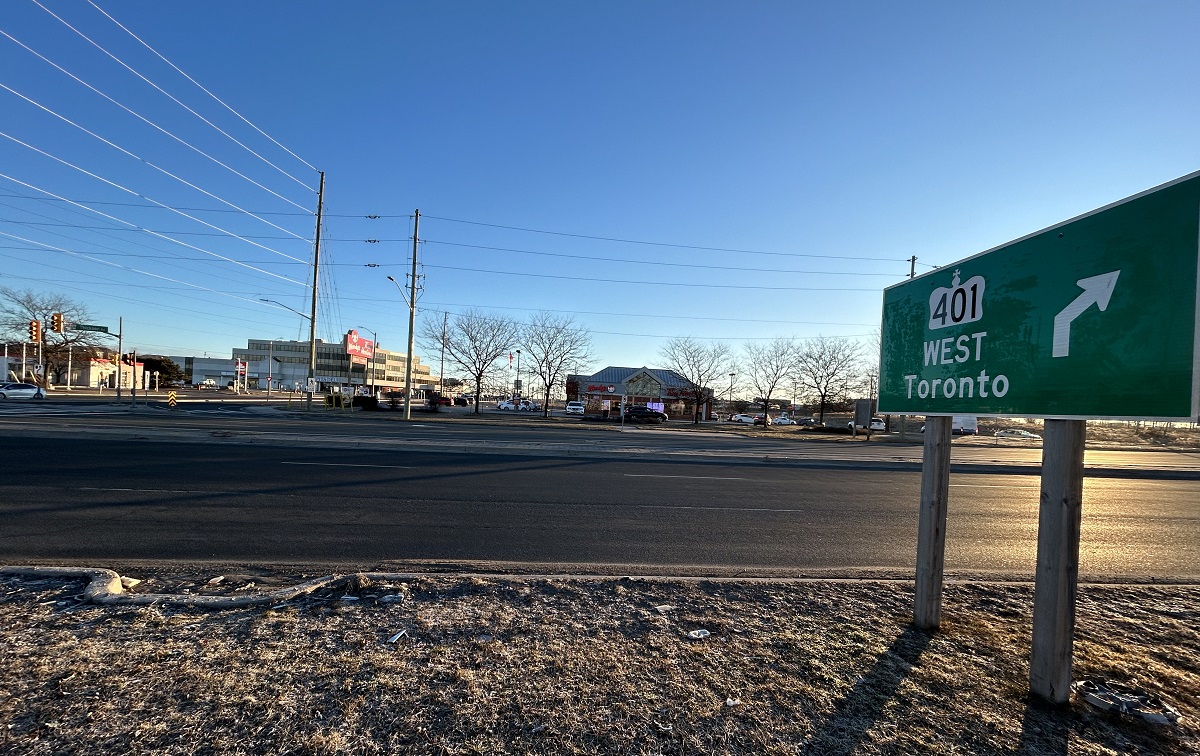 1 dead 1 injured after 3 vehicle crash in Whitby Ontario