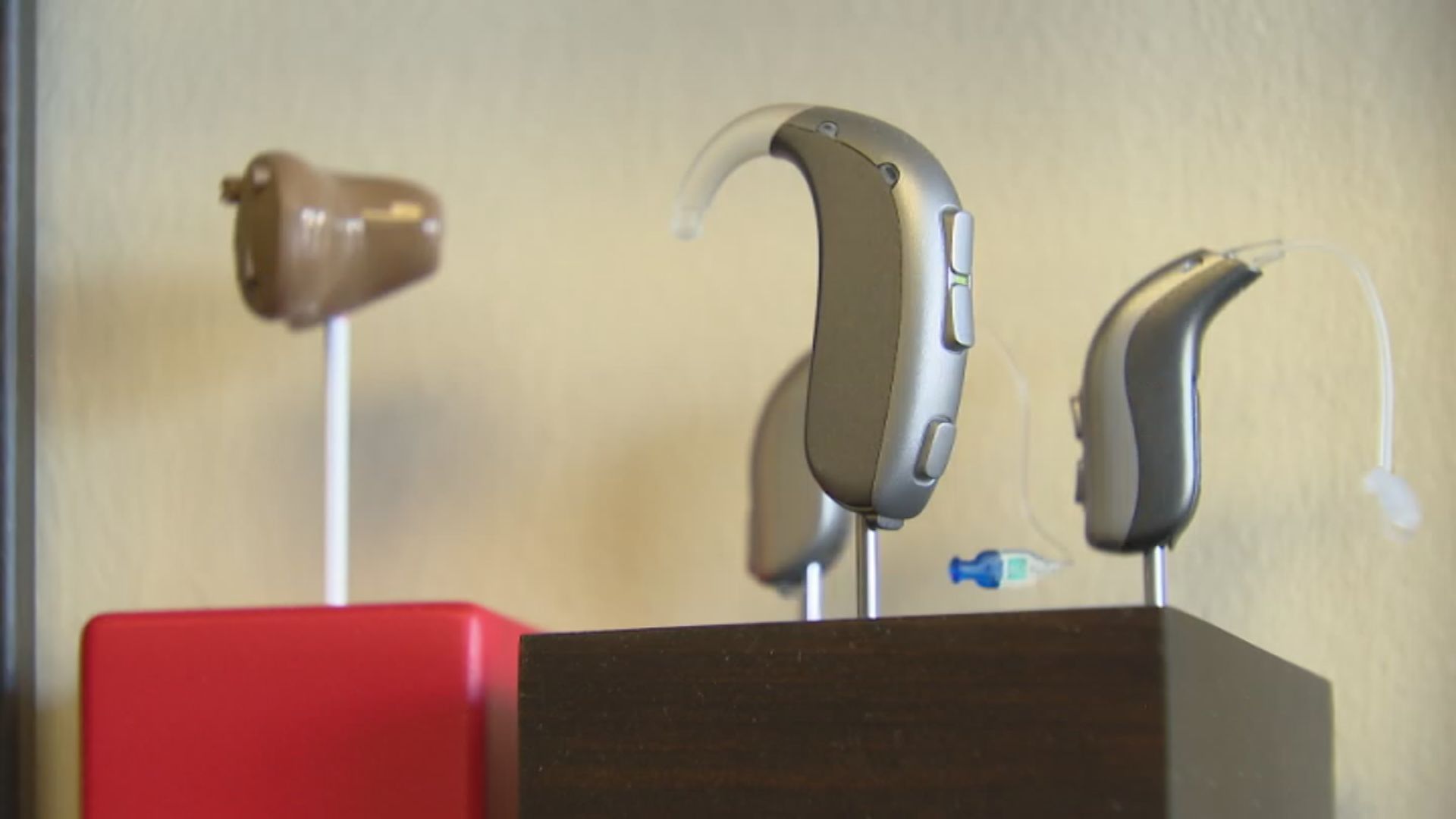 建议对安大略省助听器补助计划进行改变，引起关注