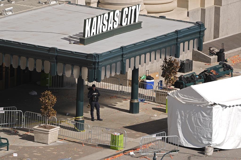 A security guard stands outside of Union Station Thursday, Feb. 15, 2024, in Kansas City, Mo. ASSOCIATED PRESS PHOTO