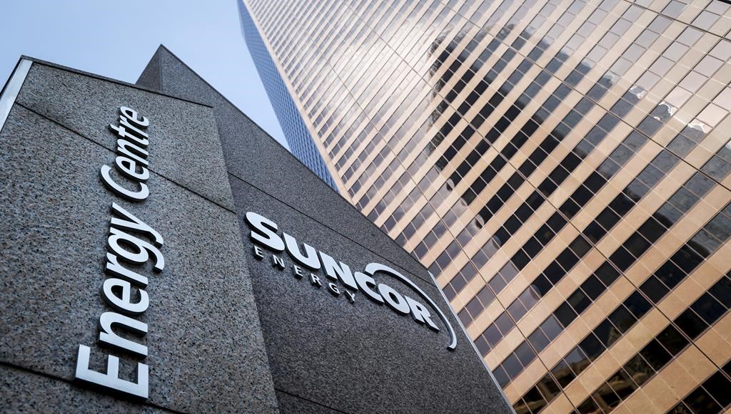 Suncor breaks oilsands record, but adjusted earnings fall on weaker oil