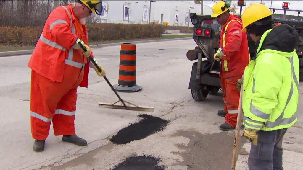 Toronto crews to carry out 12-hour pothole blitz Saturday