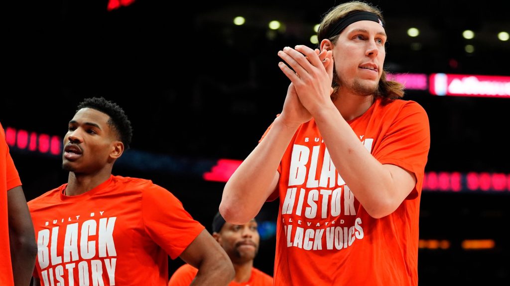 Raptors, Canadian Kelly Olynyk agree on 2-year contract extension