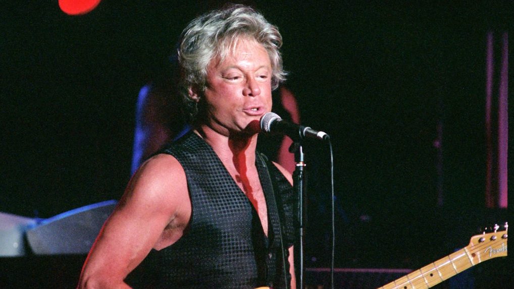 Eric Carmen performing as part of the Raspberries on July 24, 2005