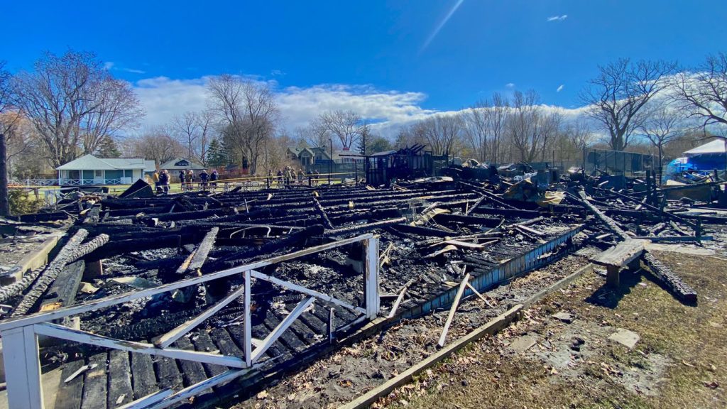 Island Café owner says they plan to rebuild after fire destroys Ward's Island clubhouse, restaurant