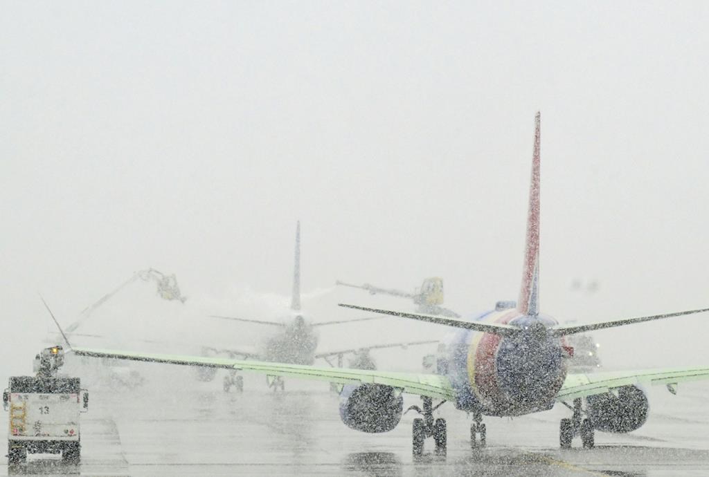 Storm dumps over 4 feet of snow in Colorado leaving thousands