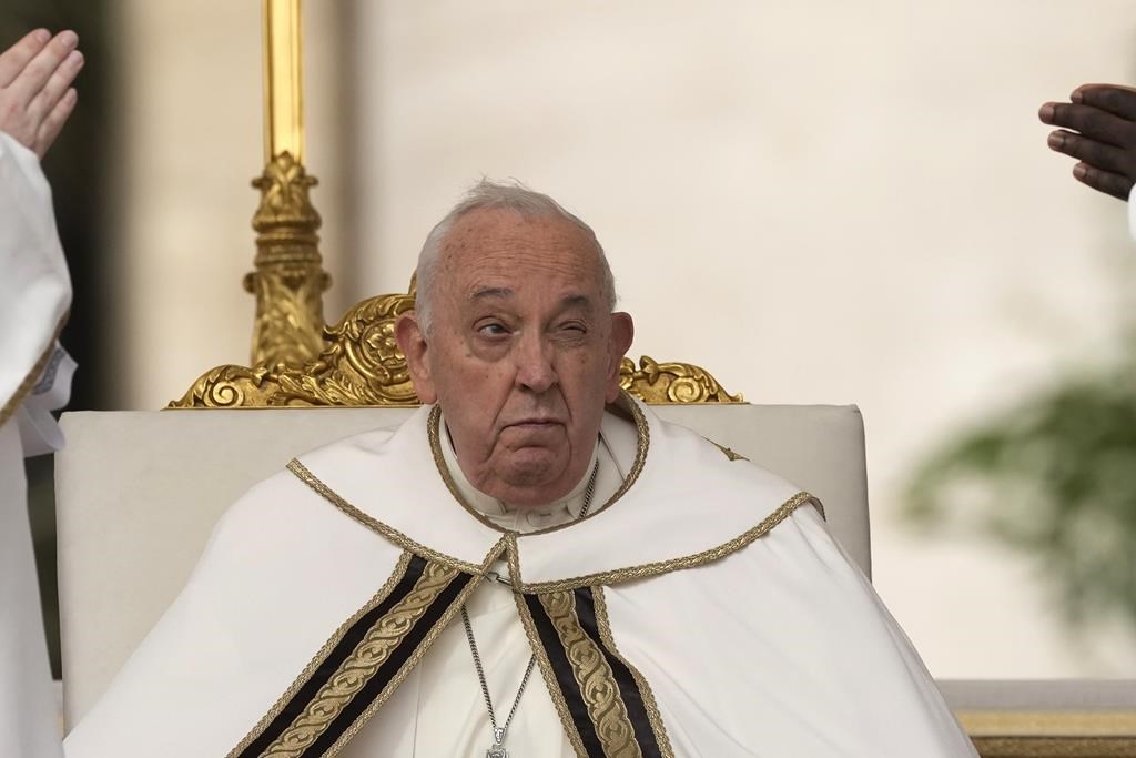 Pope health concerns, presides over blustery Easter Sunday