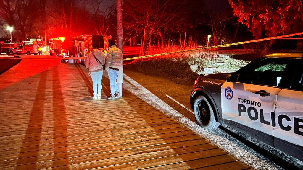 Body of 14-year-old boy pulled from Lake Ontario near Ashbridges Bay