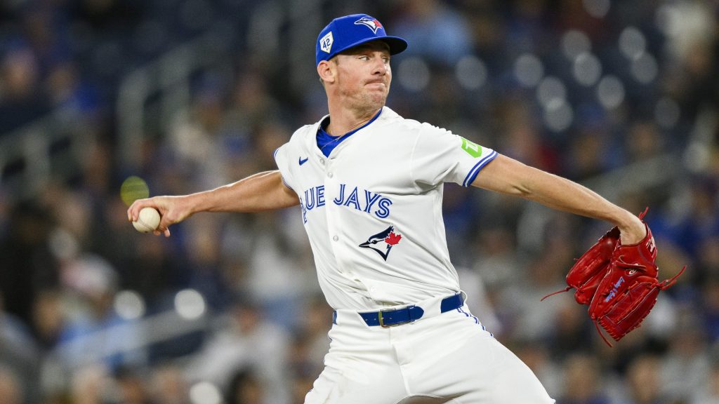 Bassitt, Blue Jays pitchers carry club to victory over Yankees as offense continues to struggle