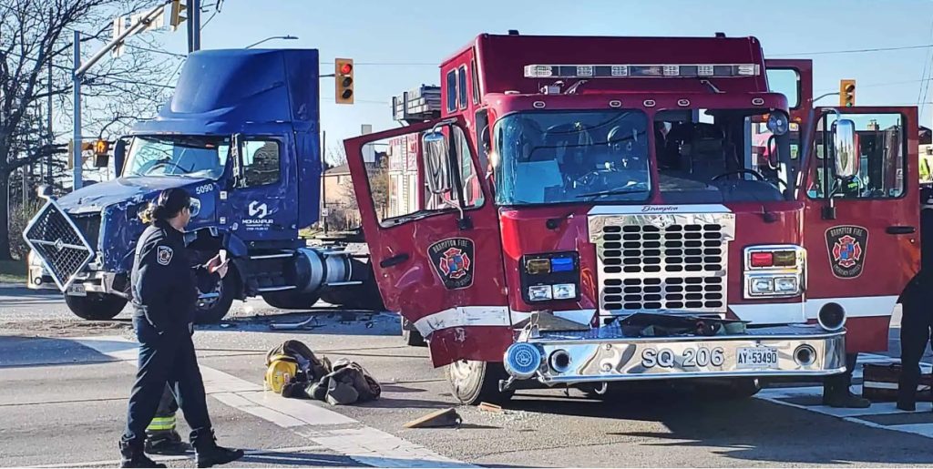 4 injured in crash involving Brampton fire truck and tractor-trailer