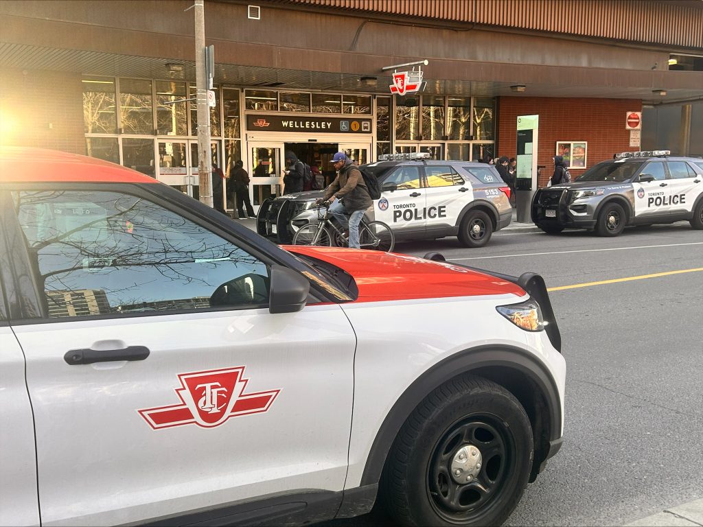 Man stabbed on subway at Wellesley Station, suspect arrested