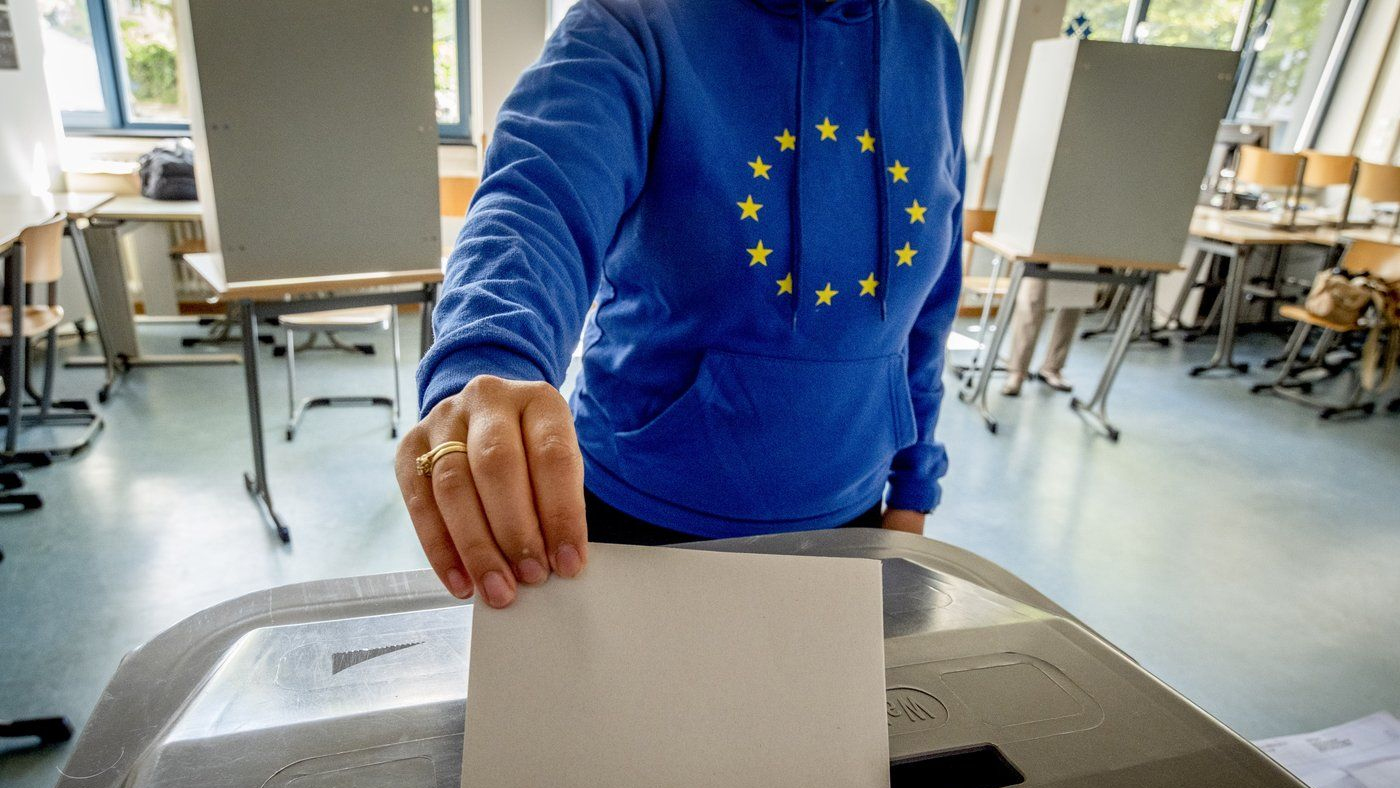 EU projection shows farright parties making big gains in European
