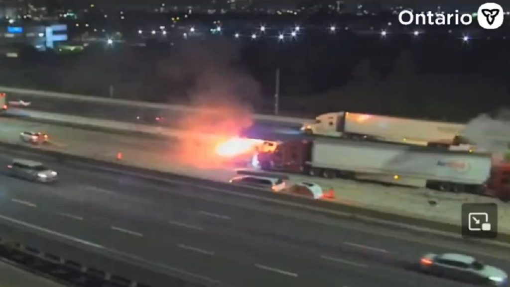 Crash forces early closure of Highway 401 westbound express lanes in east-end Toronto
