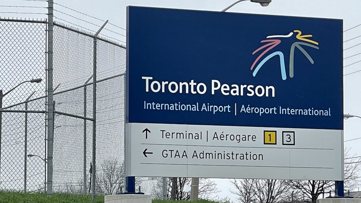 Toronto Pearson airport screeners reject tentative deal, strike still possible