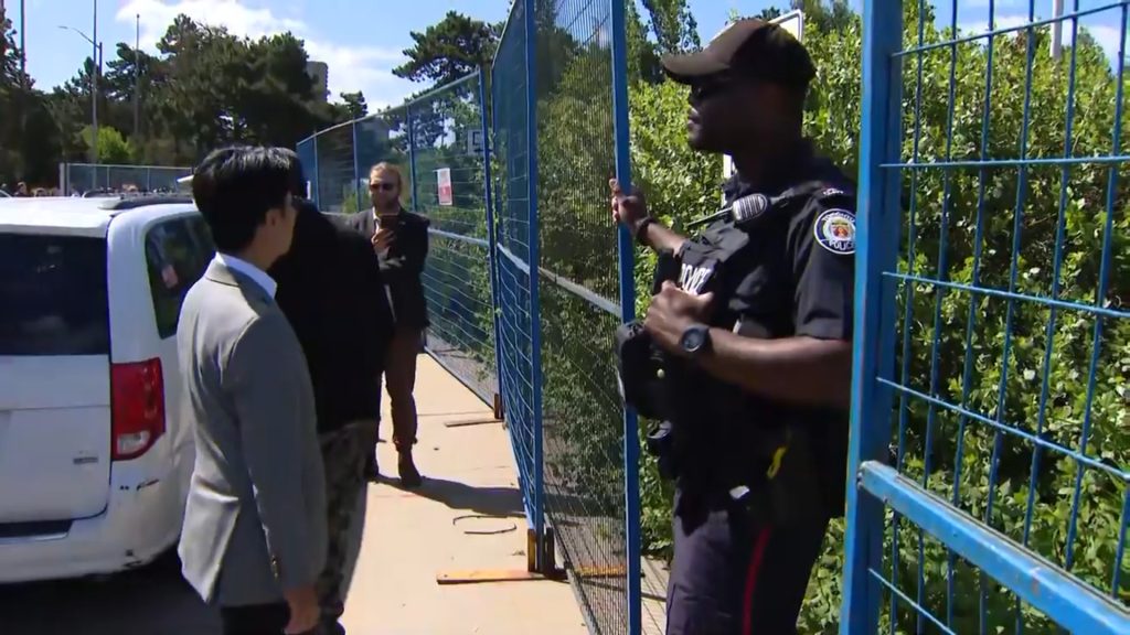 MPP Kristyn Wong-Tam removes fencing around Ontario Science Centre, politicians urge reversal of closure