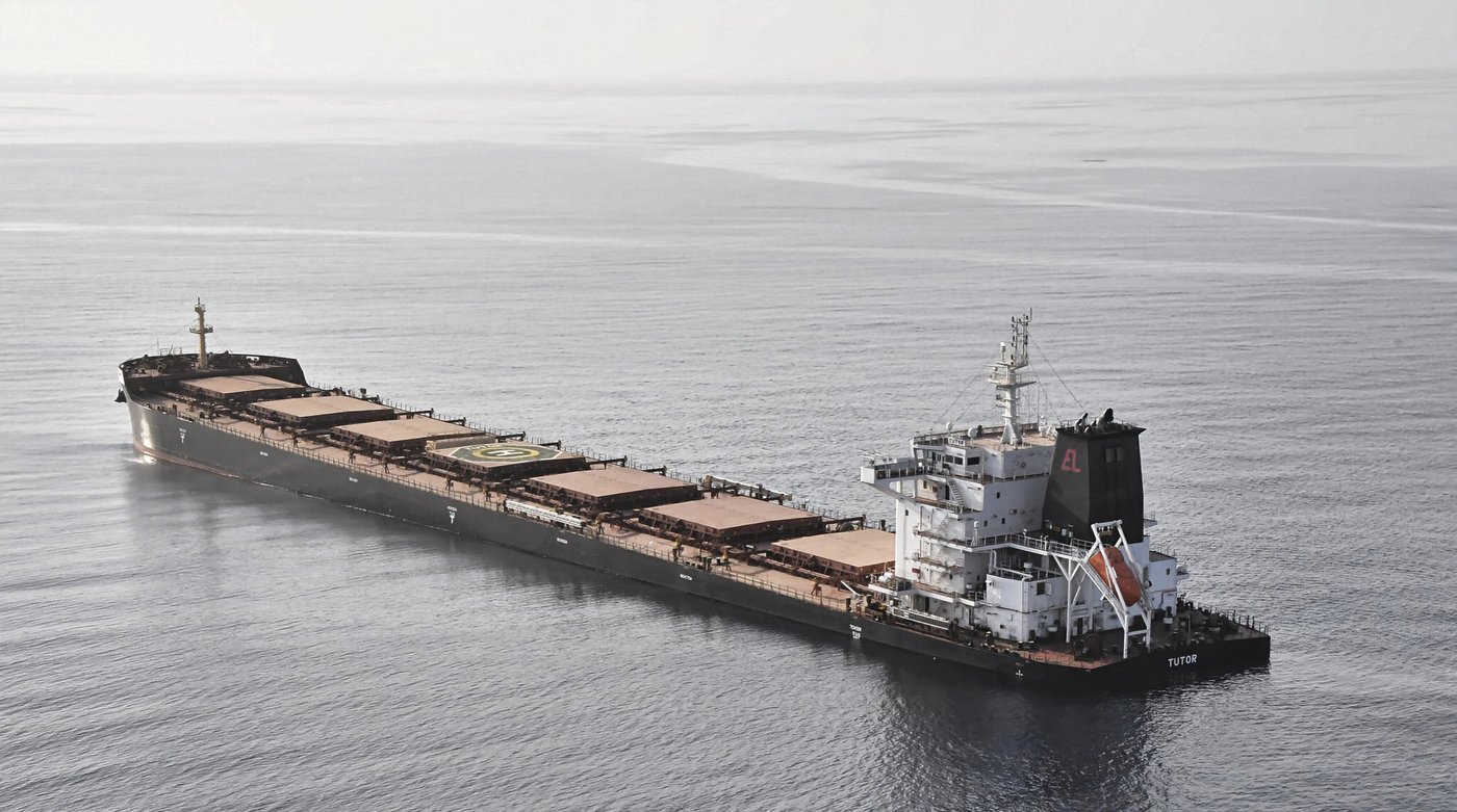 Ship attacked by Yemen's Houthi rebels in fatal assault sinks in Red ...