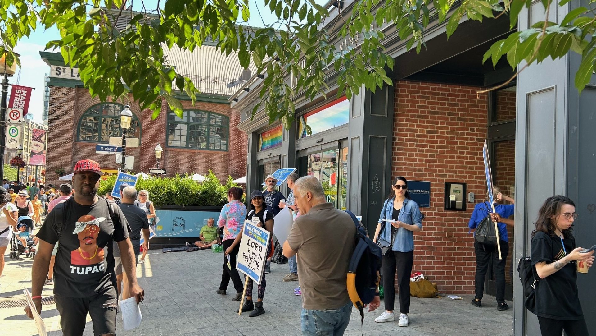 LCBO to open 5 stores starting next week for bar and restaurant owners to shop amid strike