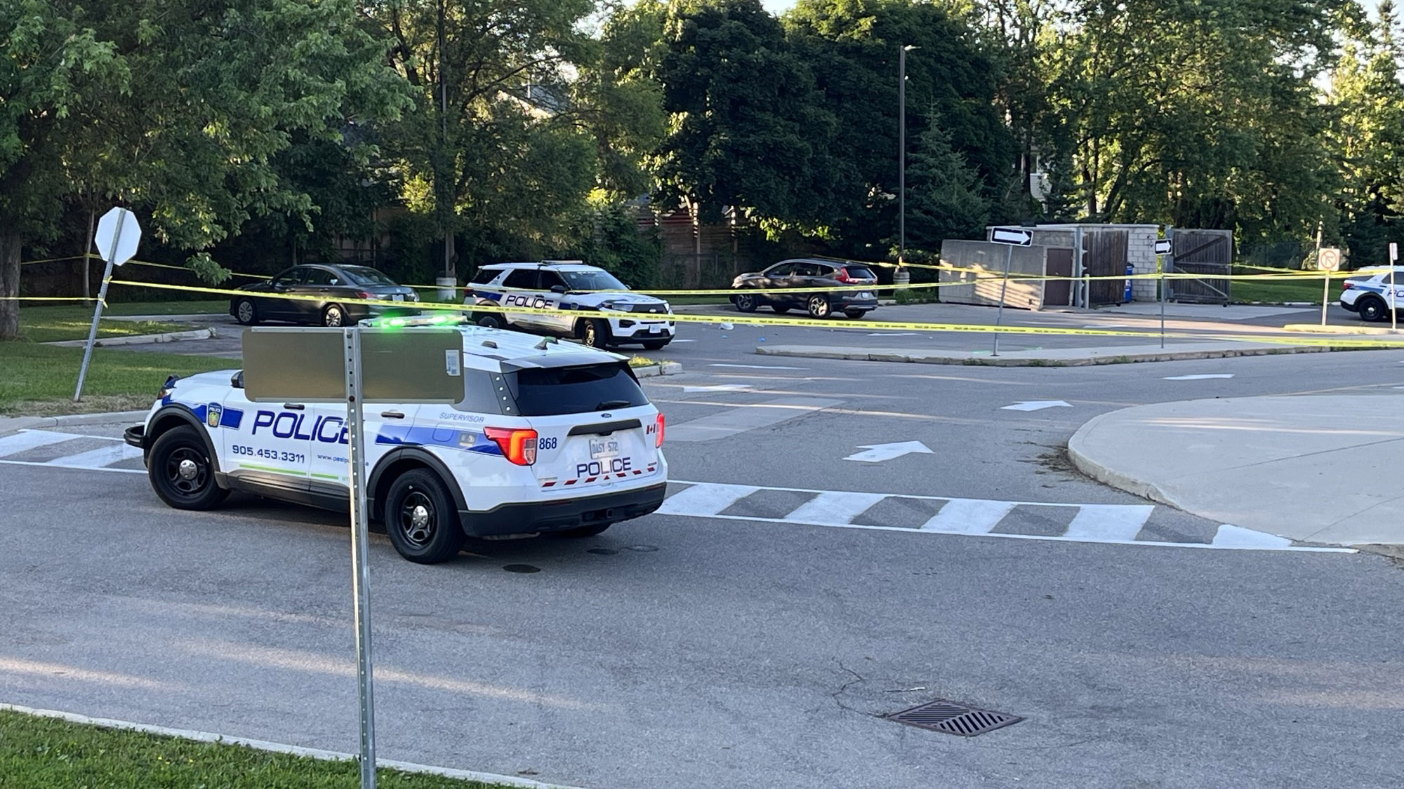 Woman dead, man in custody in Mississauga stabbing