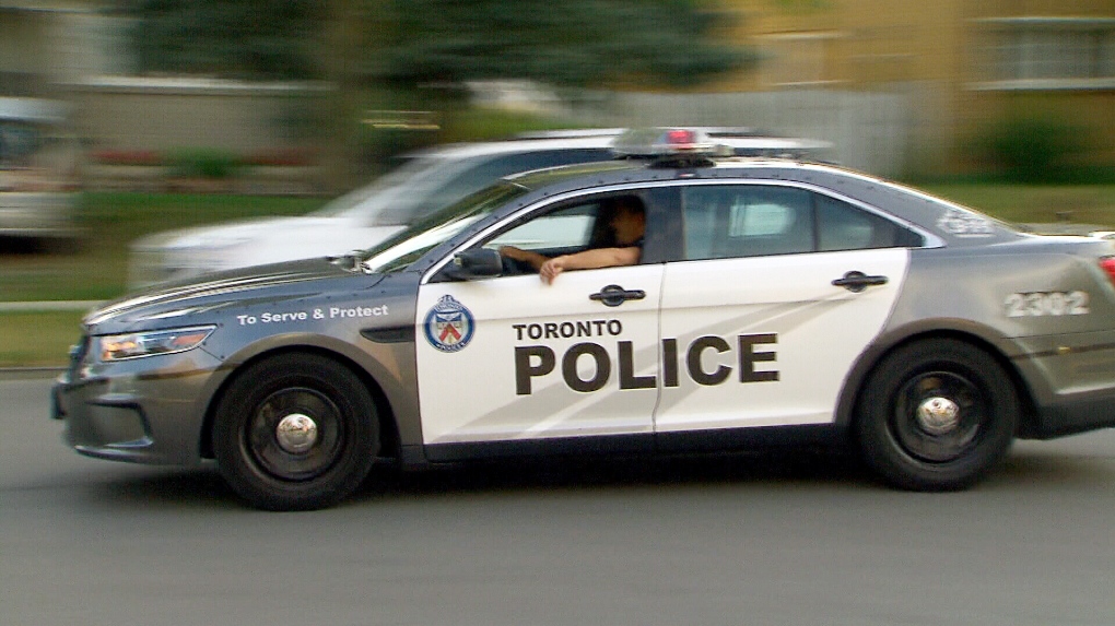 19-year-old facing charges after car flips over, crashes into vehicle on Gardiner Expressway