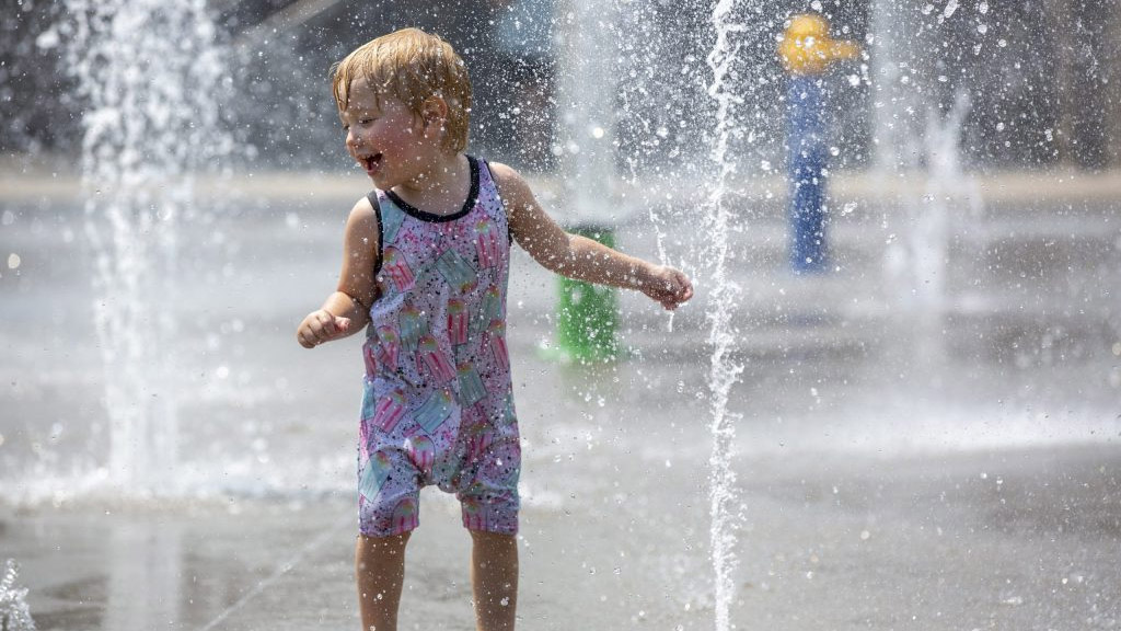Heat warning in effect for Toronto, GTHA as humidex values reach into the 40s