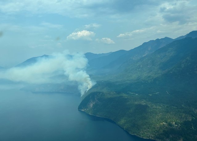 Fire numbers fall in B.C. as blaze near Golden destroys homes, spurs evacuation