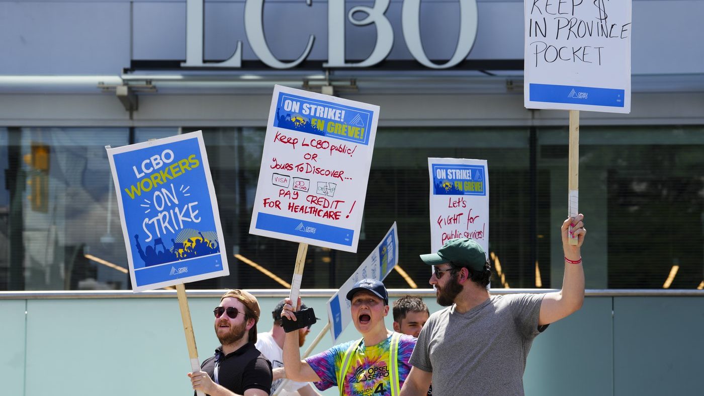 Striking LCBO workers express concerns over ‘lack of bargaining’