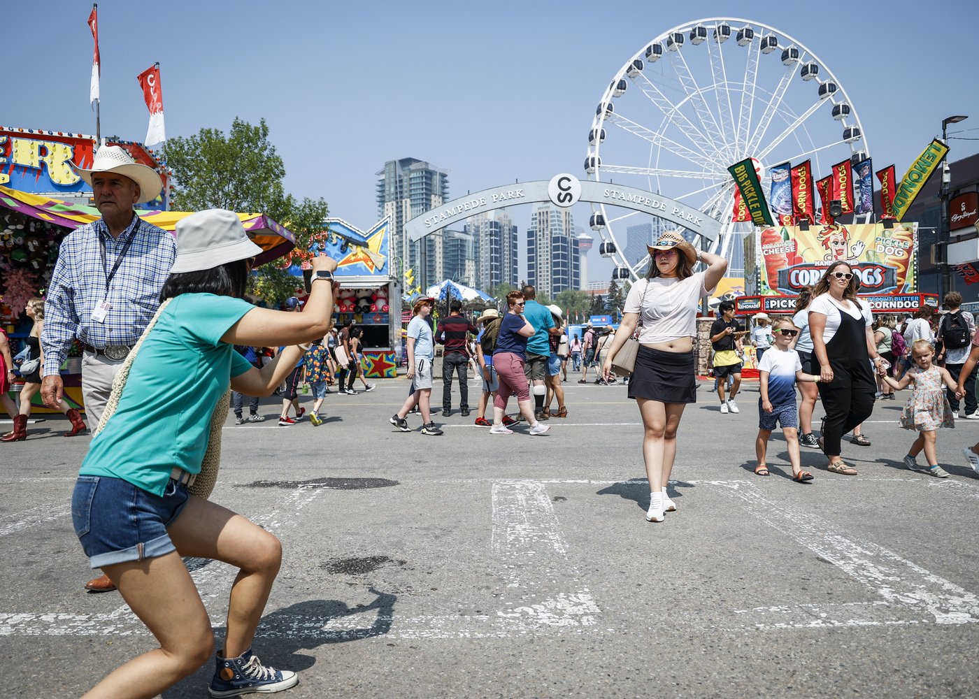 Calgarians put water crisis aside, prepare for fun at Stampede