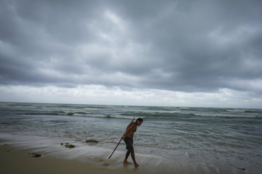 Beryl set to strengthen on approach to Texas due to hot ocean temperatures
