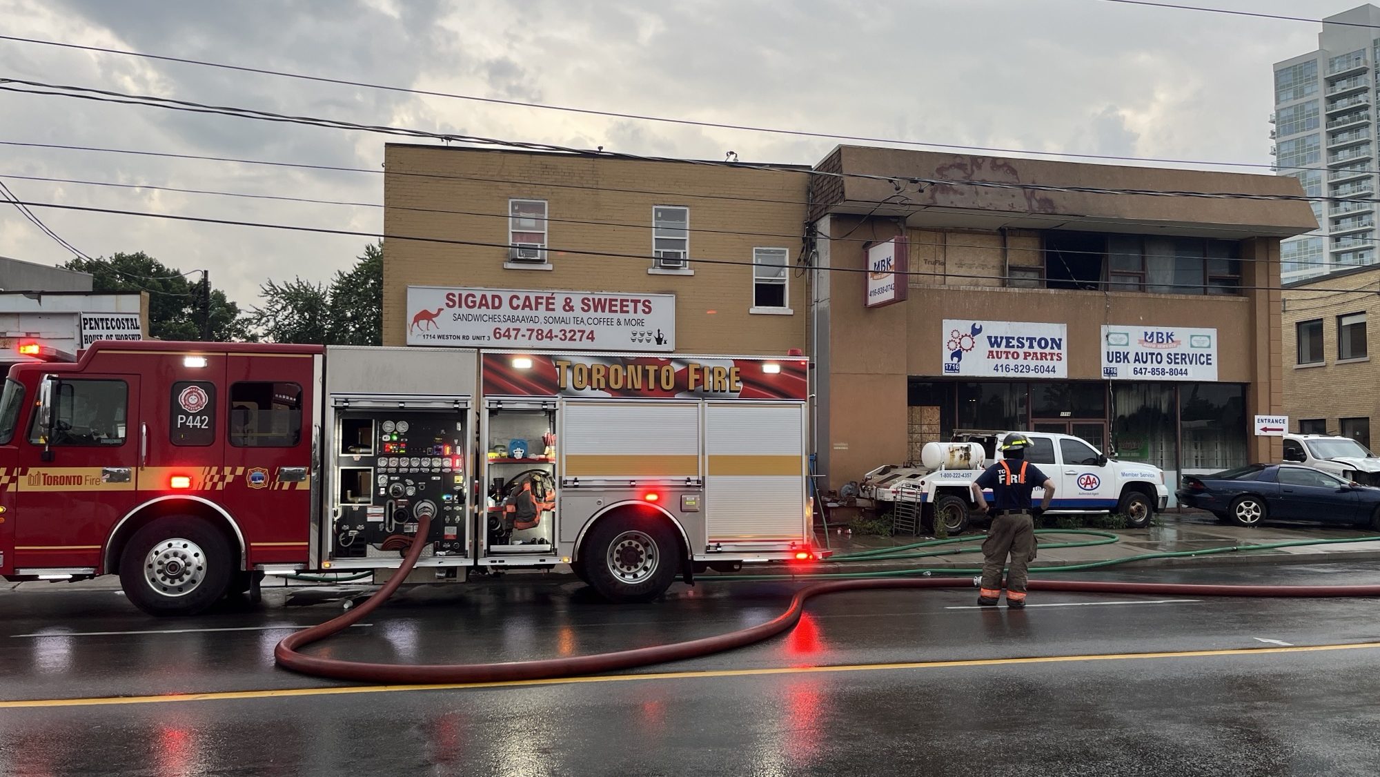 No injuries in Weston and Victoria auto shop fire