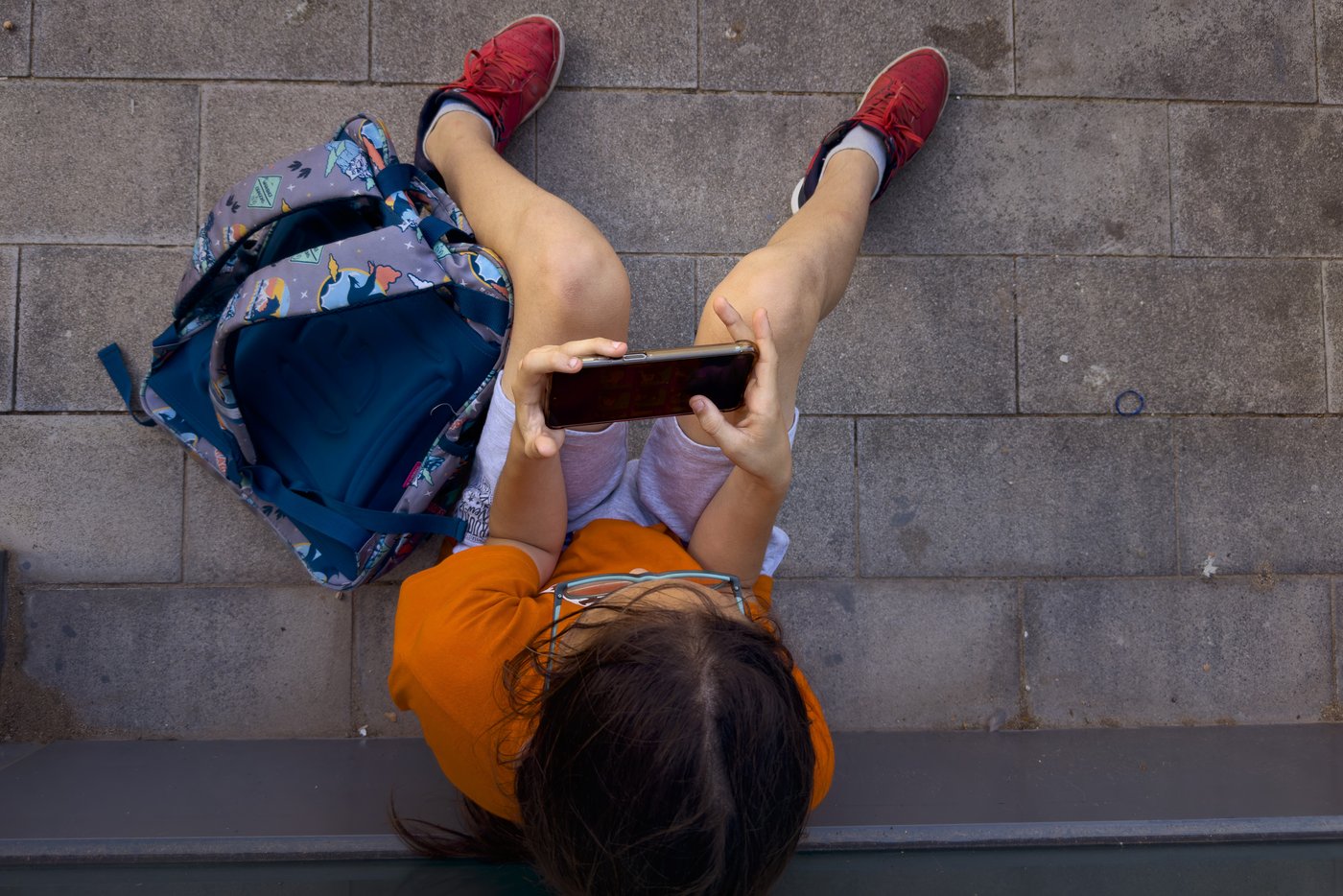 Clash between tech and textbooks as Canadians head back to school