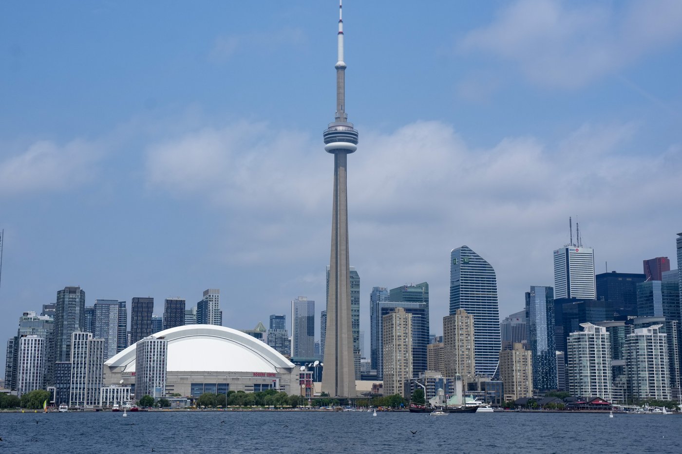 Heat warning still in effect as Toronto, GTA battles scorching temperatures