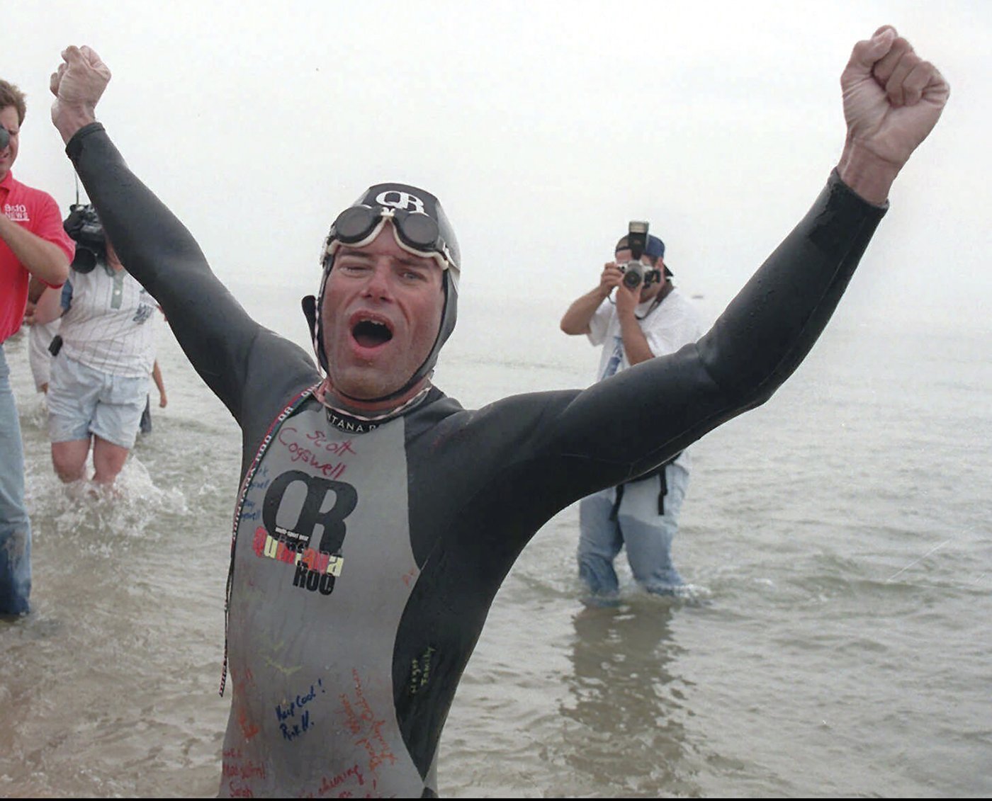 Marathon swimmer ends his quest to cross Lake Michigan after two days