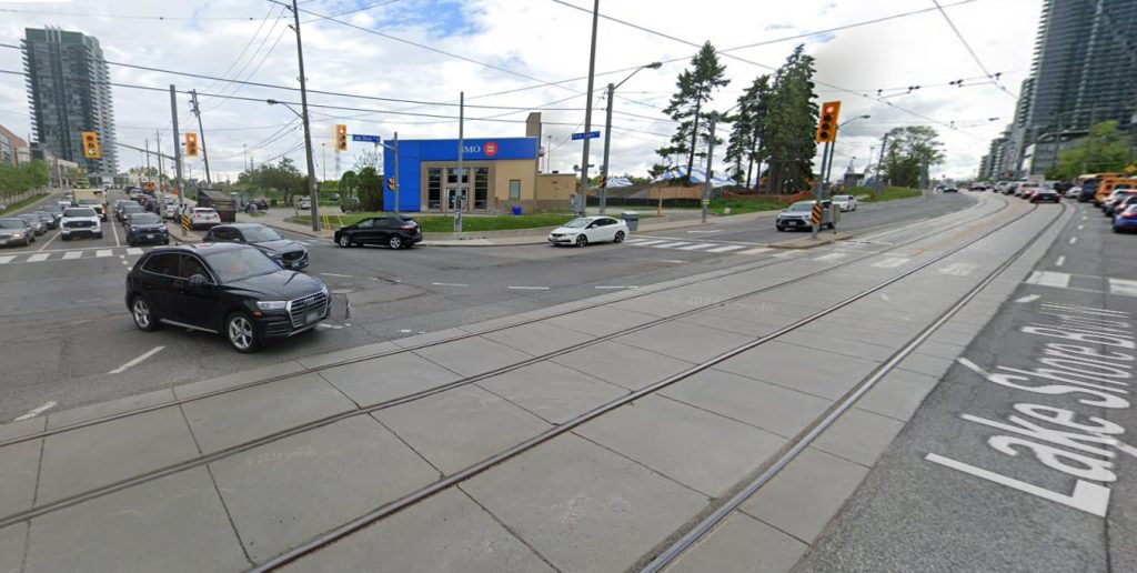 The intersection of Lake Shore Boulevard and Park Lawn Road