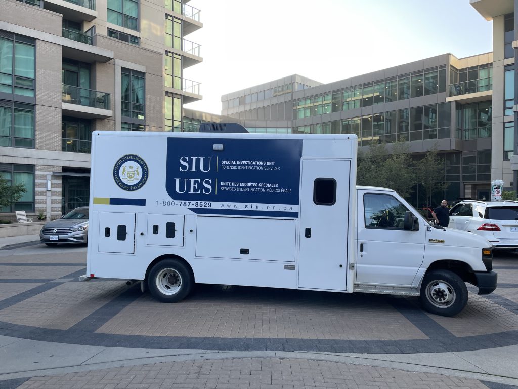 Man, 21, dead after falling from balcony in Etobicoke, SIU investigating