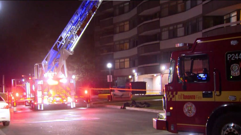 1 dead in 2-alarm fire at Scarborough apartment building