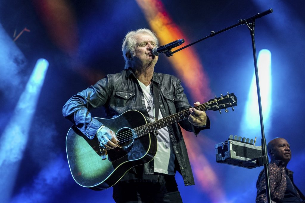 Sarah McLachlan, Tom Cochrane to be toasted at Canadian Songwriters Hall of Fame