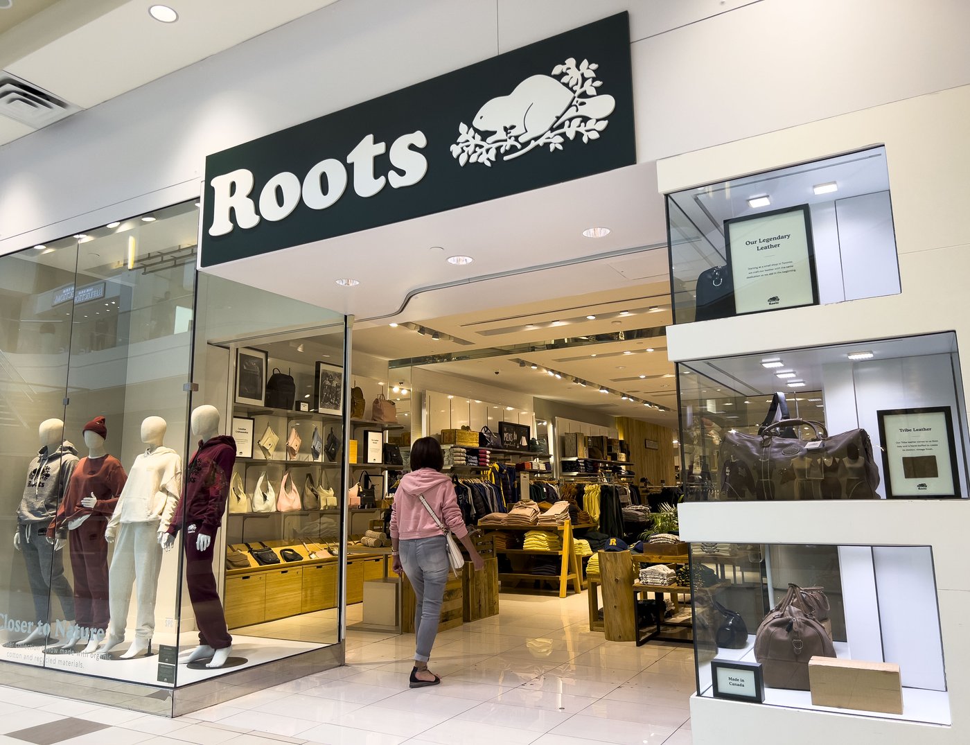 Roots sees ‘positive momentum’ in early days of shorter holiday shopping season